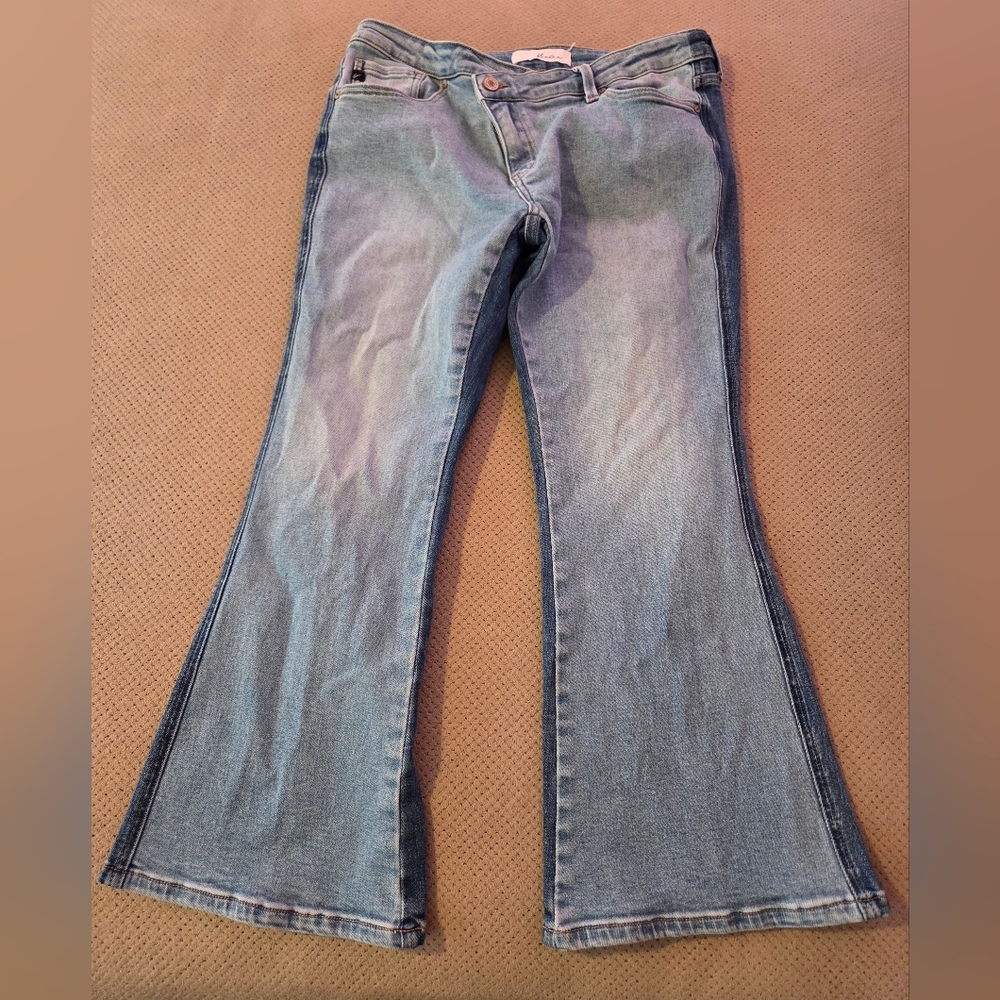 KanCan Women's Lia 2-Tone Mid Rise Cropped Flare Jeans AC2 Indigo Size 8